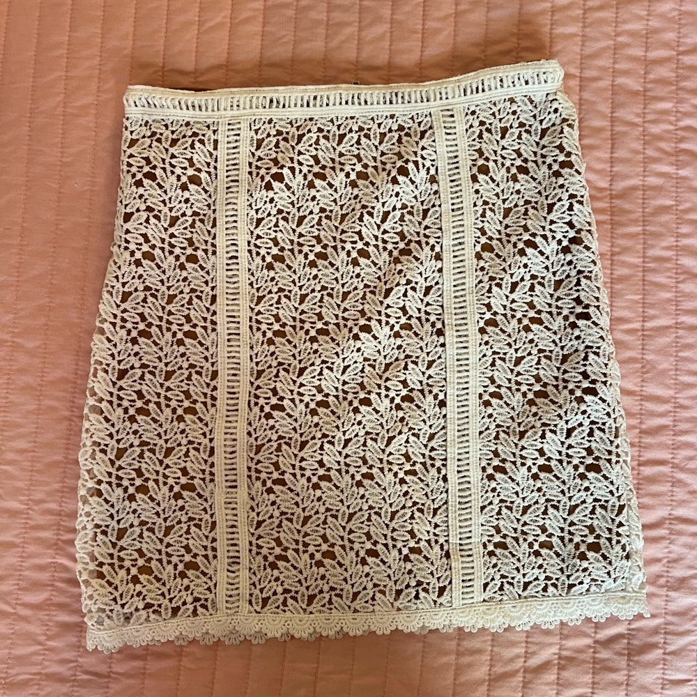 Kendall & Kylie lace skirt, size xs